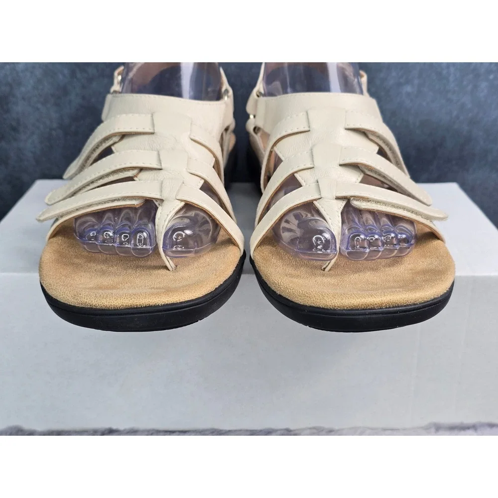 NWOT Trotters Ria Sandals Ivory Leather Strappy Hook and Loop Women 10‎ Narrow